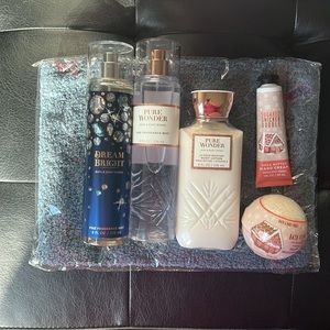 NWT 6 Piece Bath and Body Works Winter Scent Body Care Bundle with Makeup Bag